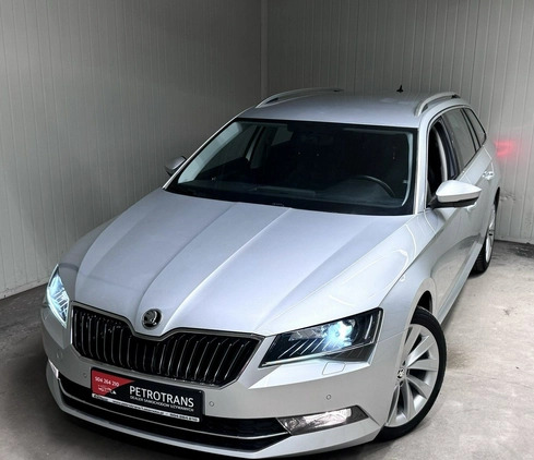 Skoda Superb cena 59900 przebieg: 230000, rok produkcji 2019 z Gliwice małe 742